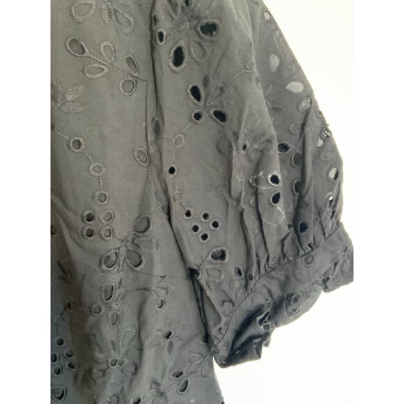 ANN TAYLOR Petite Eyelet Ruffle Button Top In Black NWT size SP - Picture 4 of 7